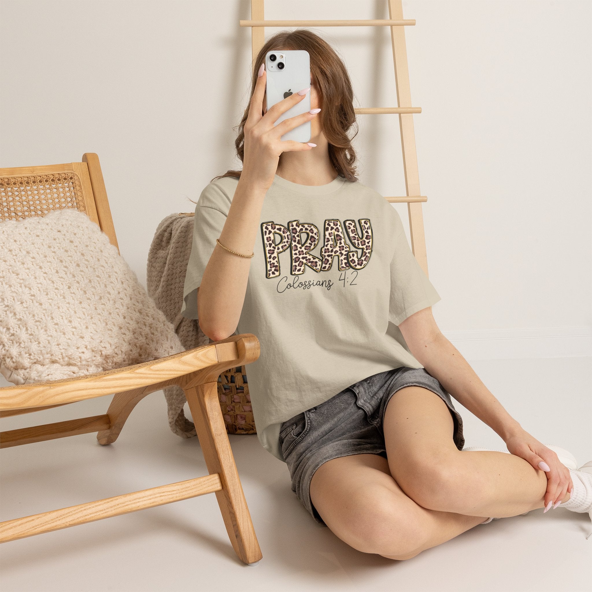 Pray Leopard Tee "Colossians 4:2"